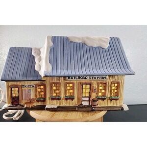 Vintage National Rennoc House‎ Village 1991 Velvet Touch Railroad Station